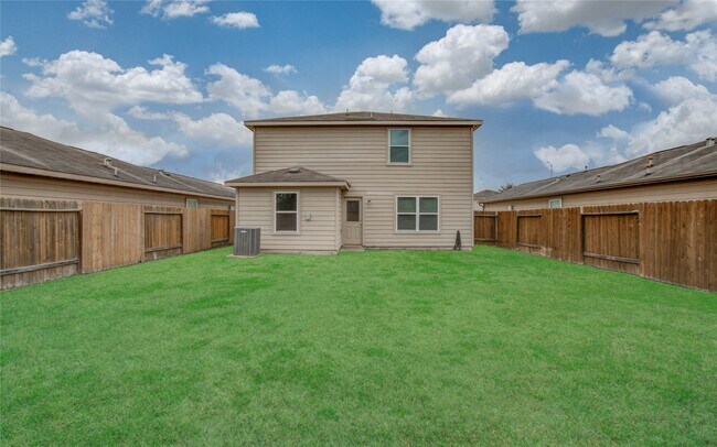 Building Photo - 8218 Hall View Dr