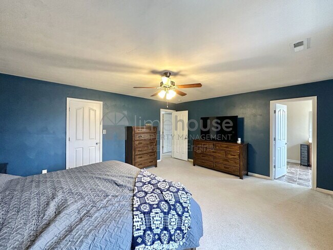 Building Photo - 4824 Kennebeck Ave