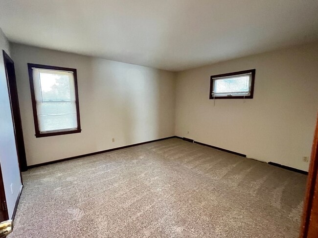 Building Photo - Amazing 4 Bedroom Home!