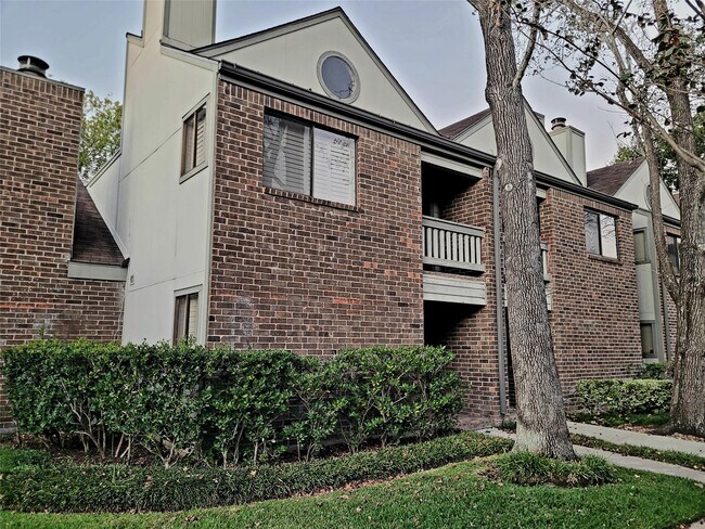 Building Photo - 1114 Augusta Dr