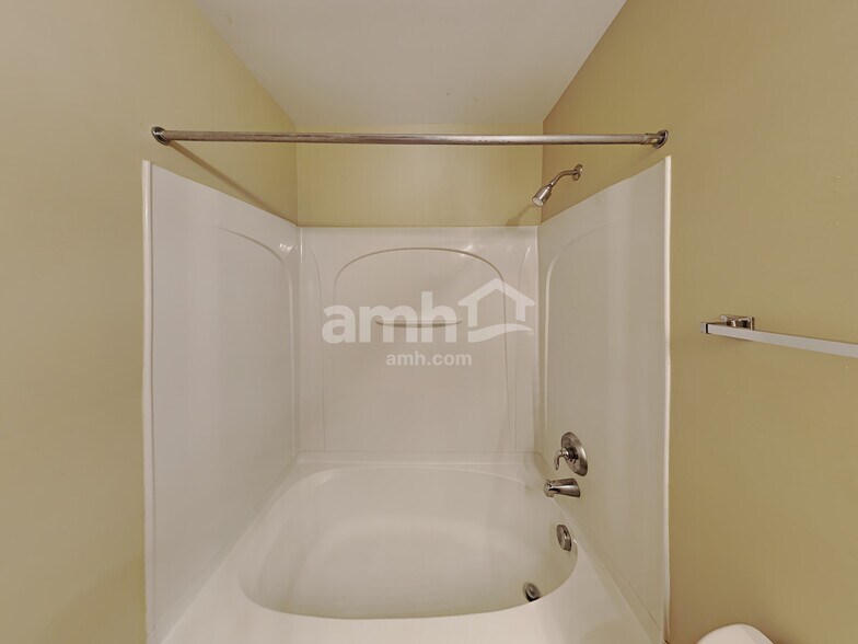 Building Photo - 39861 Waterloo Dr