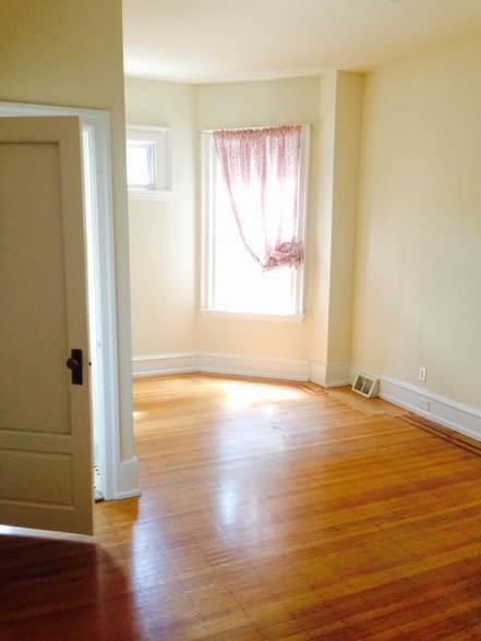 Primary Photo - 4242 Spruce St