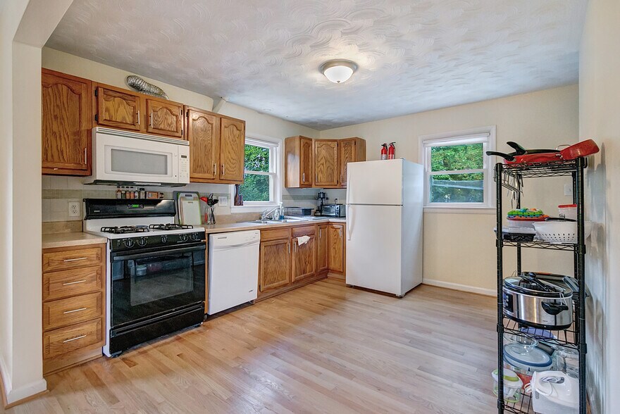 Building Photo - 9085 Autoville Dr