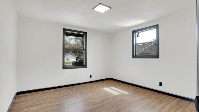 Building Photo - Updated 3 Bedroom Rental $1100/Month