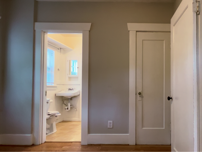 Building Photo - Bright and Open Home with Flexible Living Spaces and an Expansive Backyard