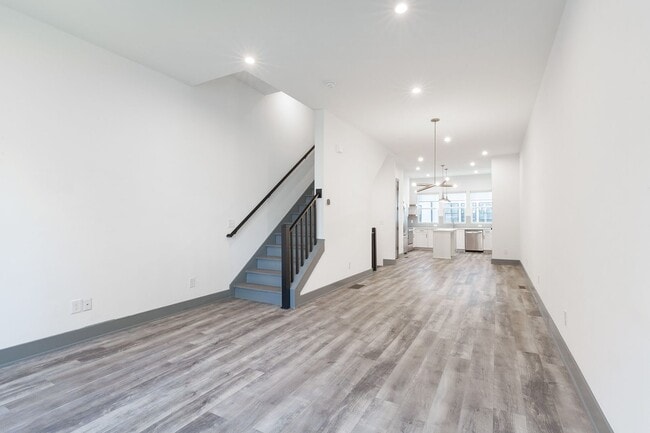 Building Photo - Beautiful 2bd/2.5ba Contemporary Townhome ...