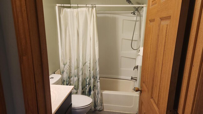 Building Photo - 620 Mistletoe Ct