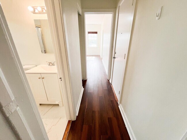 Building Photo - 623 Park Pl