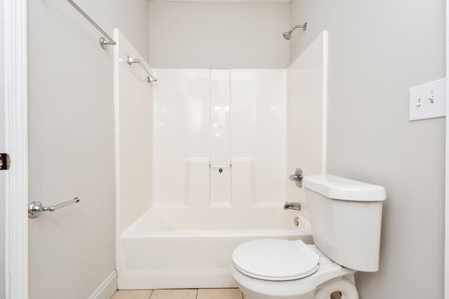 Building Photo - Beautifully Renovated 3BR/2BA home on King St!