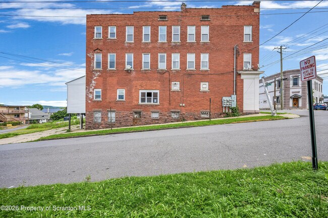 Building Photo - 380 Scott St