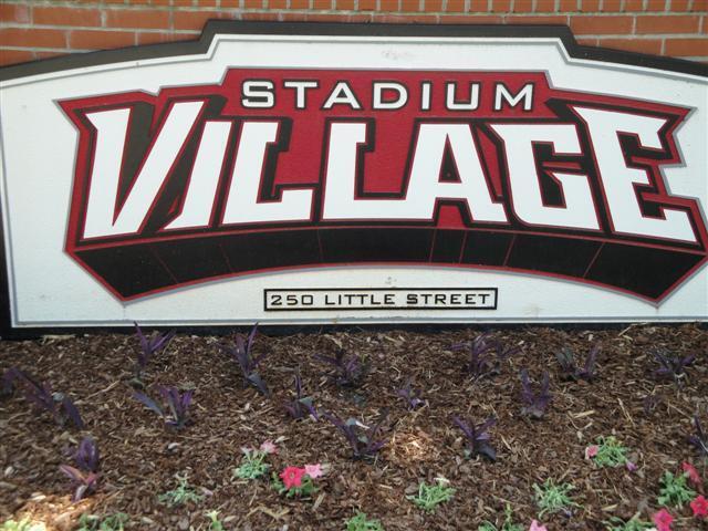 Building Photo - 1BR/1 BA + Bonus Room and balcony in Stadium Village! **Available in January but come see it toda...