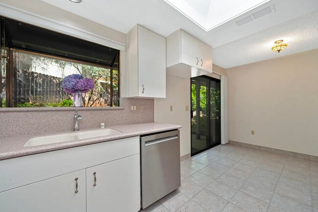 Building Photo - Beautiful 3-Bedroom Home in North Auburn's Sierra Foothills