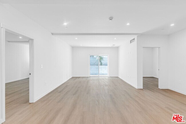 Building Photo - 1227 N Berendo St