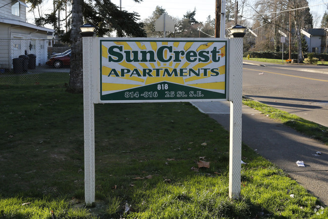 Building Photo - Sun Crest Apartments