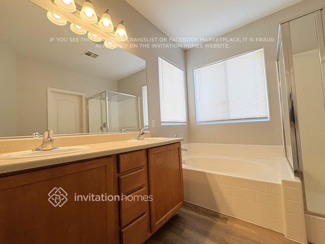 Building Photo - 720 Easter Lily Pl