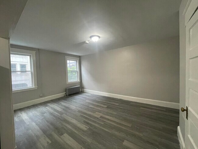 Building Photo - 1101 Elm St