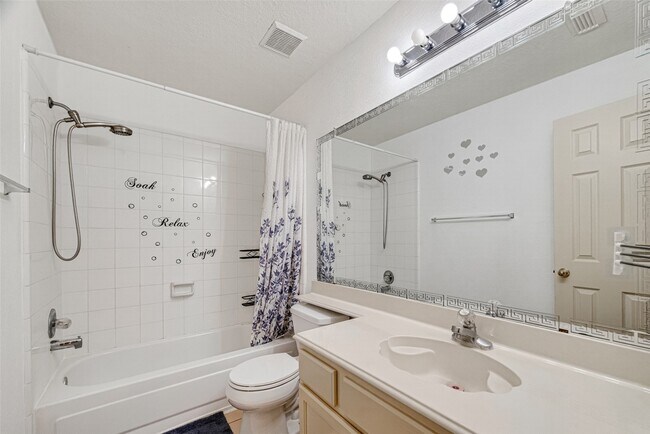 Building Photo - 811 Colony Glen Ct