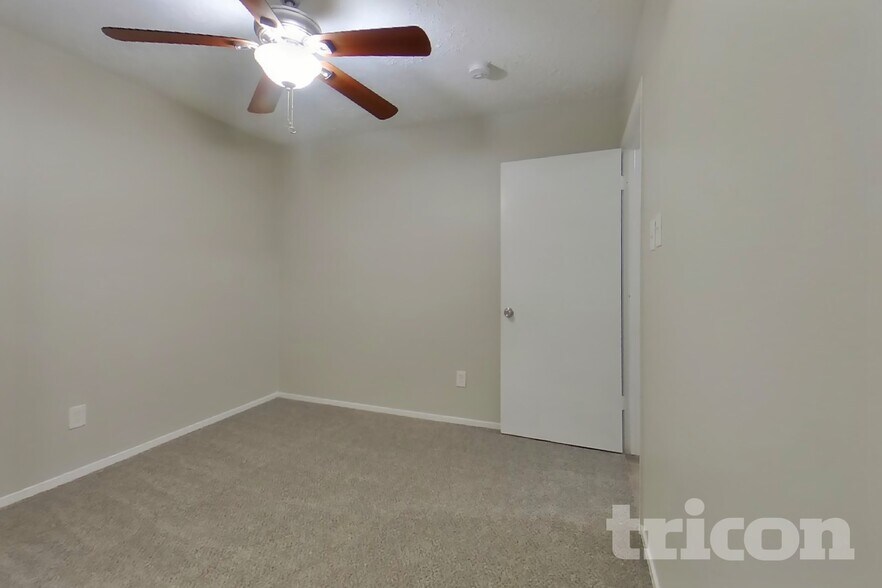 Building Photo - 7331 Millbrae Ln