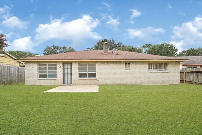 Building Photo - 1718 Foxwood Ct