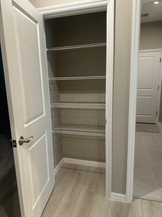 Building Photo - 1300 Plumbago Ct