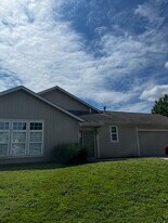 Building Photo - 1430 Legends Cir