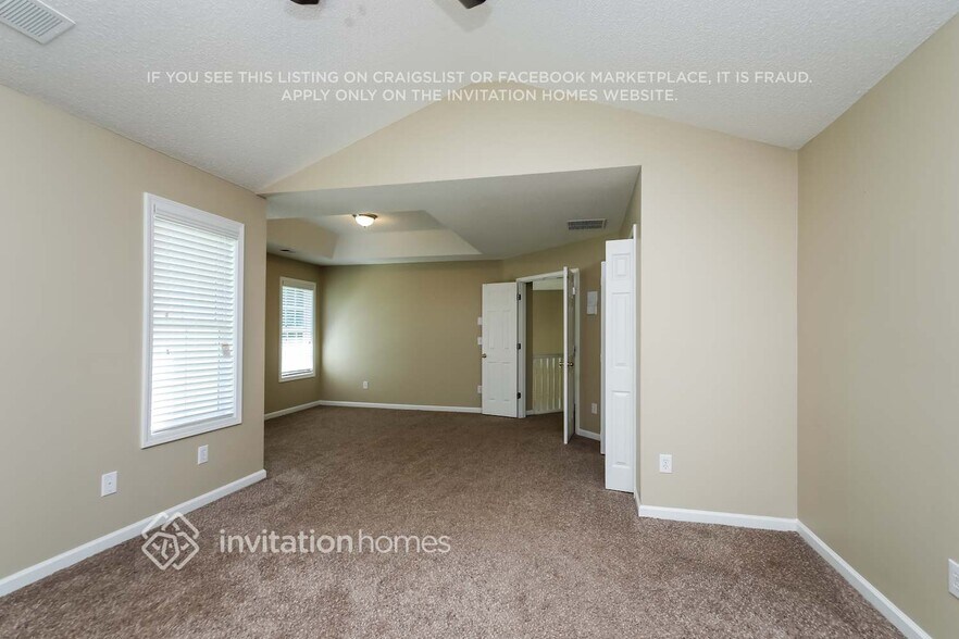 Building Photo - 1070 Soaring Dr NE