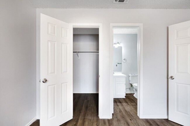 Building Photo - 5234-5236 Meadow Rise Street