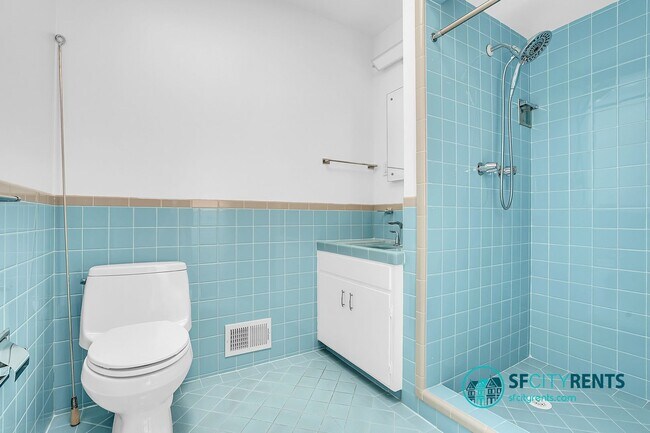 Building Photo - Silver Terrace: Updated Single Family Home...