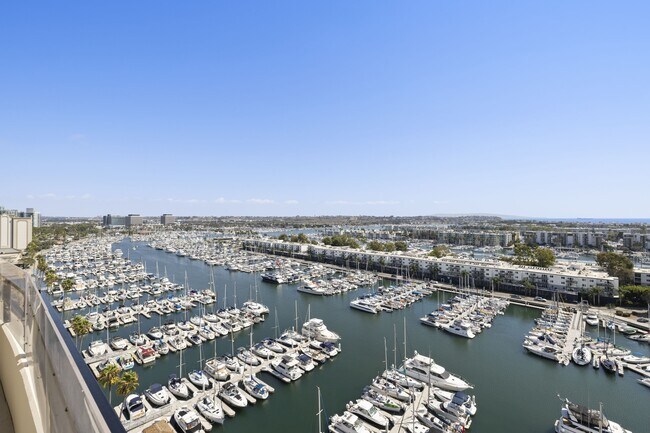 Building Photo - 4267 Marina City Dr