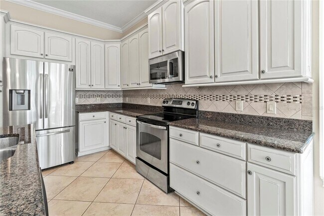 Building Photo - 340 Sapphire Lake Dr