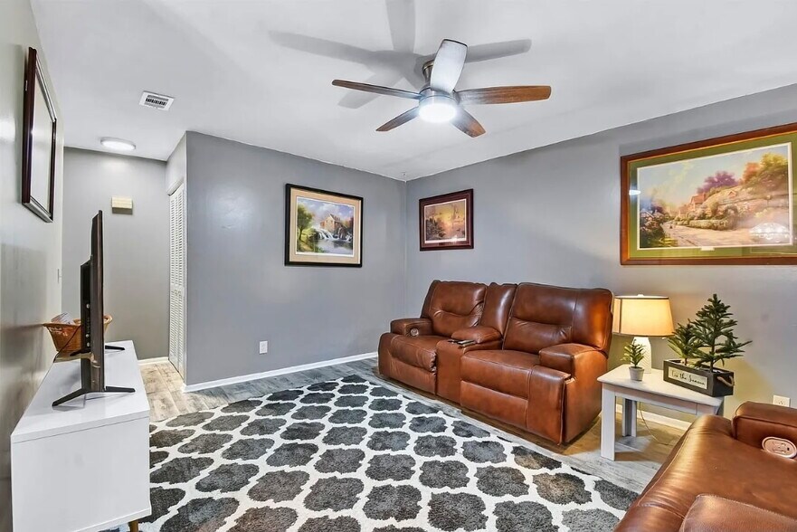 Building Photo - 101 Vista Lagoon Ct