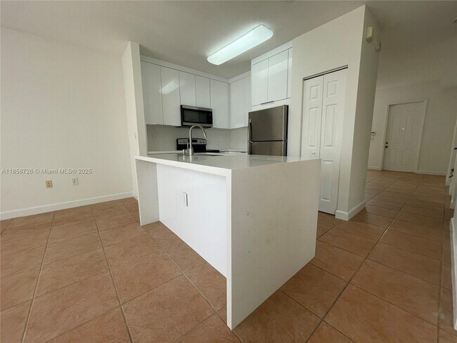 Building Photo - 968 NE 41st Pl