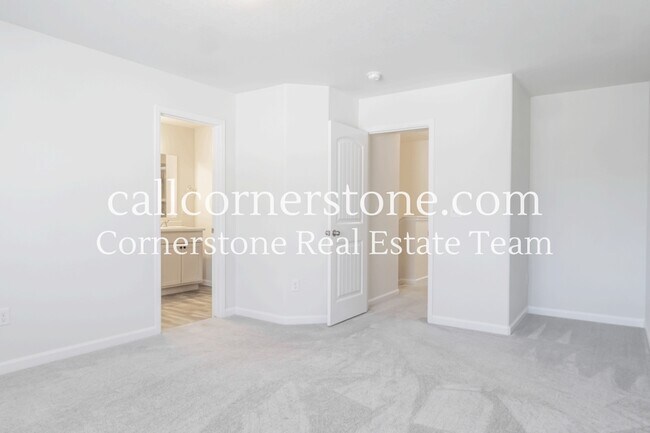 Building Photo - 1092 Petra Heights