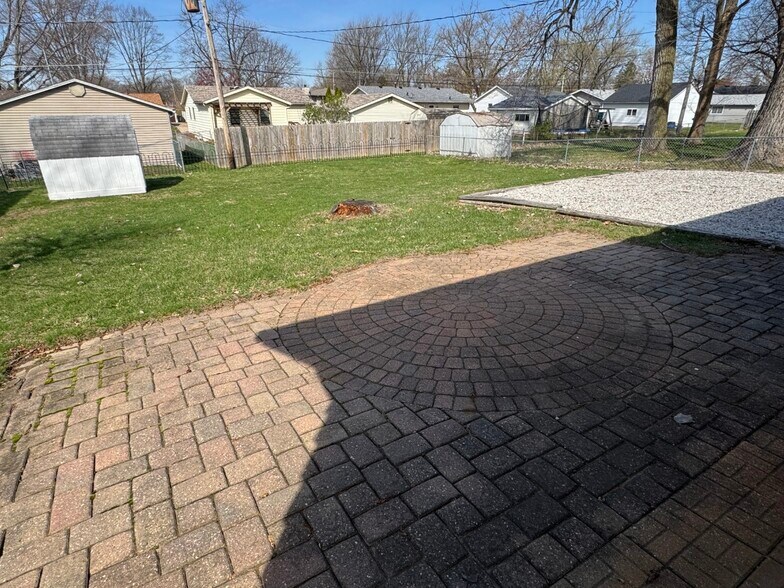 Building Photo - 2319 Pinehurst St