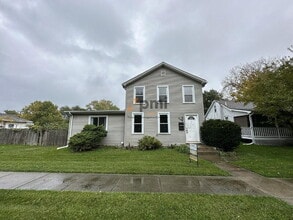 Building Photo - 669 Lake St