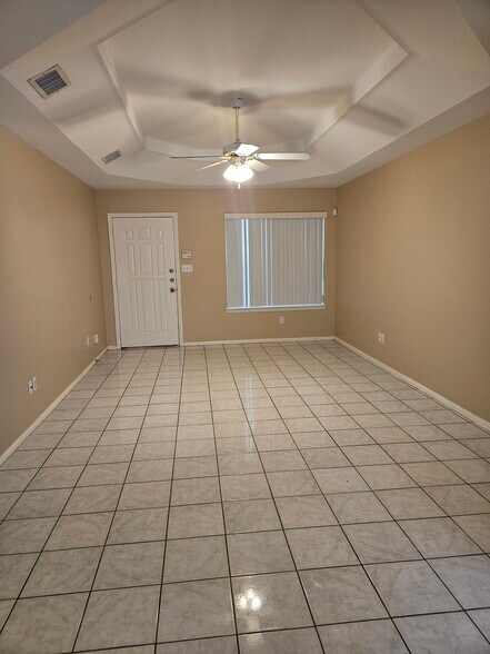 Living Room - 6800 N 8th St