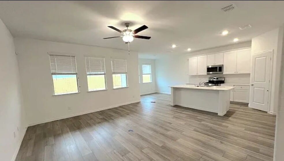 Building Photo - 1104 Longleaf Ln