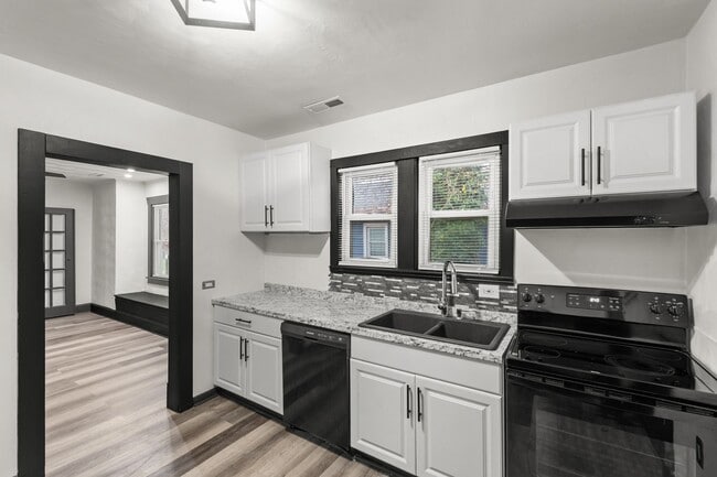 Building Photo - Beautiful Modern Home for Rent in Norfolk