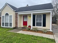 Building Photo - 3 Bedroom House Near Shenandoah
