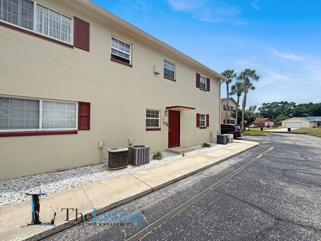 Building Photo - 5505 Hernandes Dr