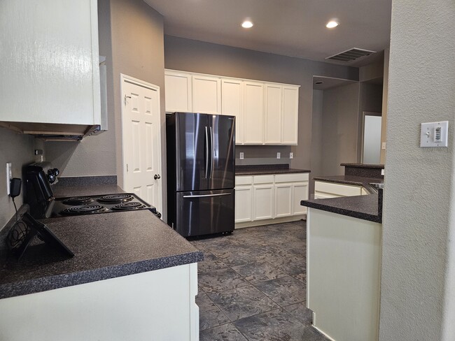 Building Photo - 112 Rustic Tr