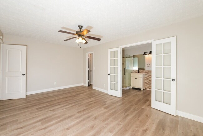 Building Photo - 1218 Raleigh Way NW