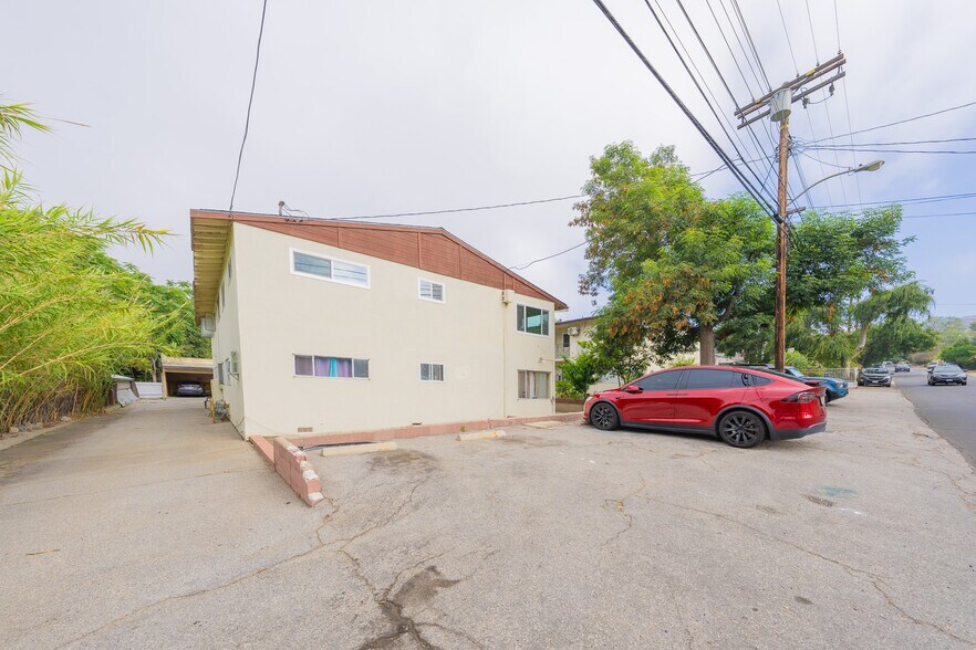 Building Photo - 10043 Haines Canyon Ave