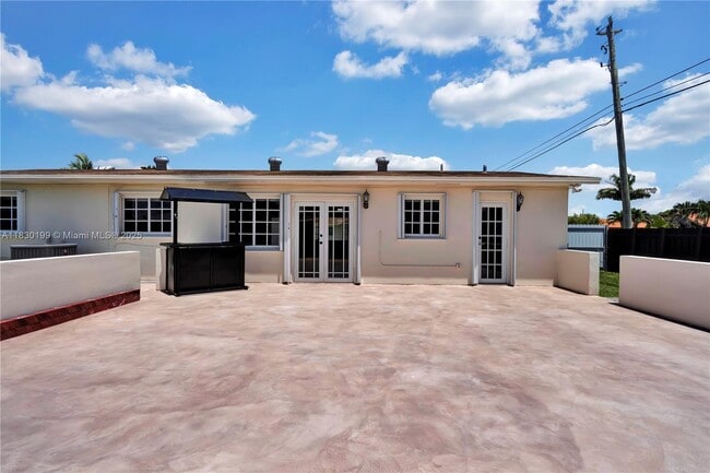 Building Photo - 10700 SW 63rd St