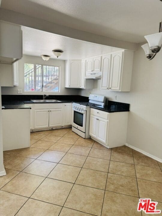 Building Photo - 26416 S San Jacinto St