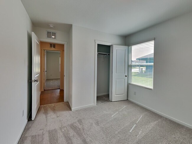 Building Photo - 3707 Longleaf Dr