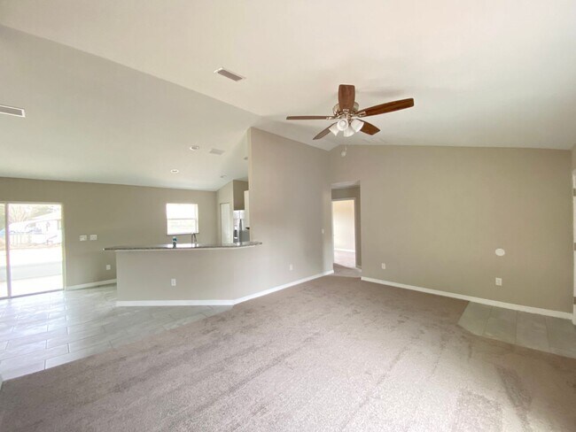 Building Photo - Desirable SW Ocala Neighborhood 3/2/2 *WON...