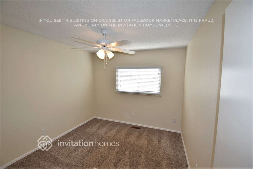 Building Photo - 11242 W 102nd Dr