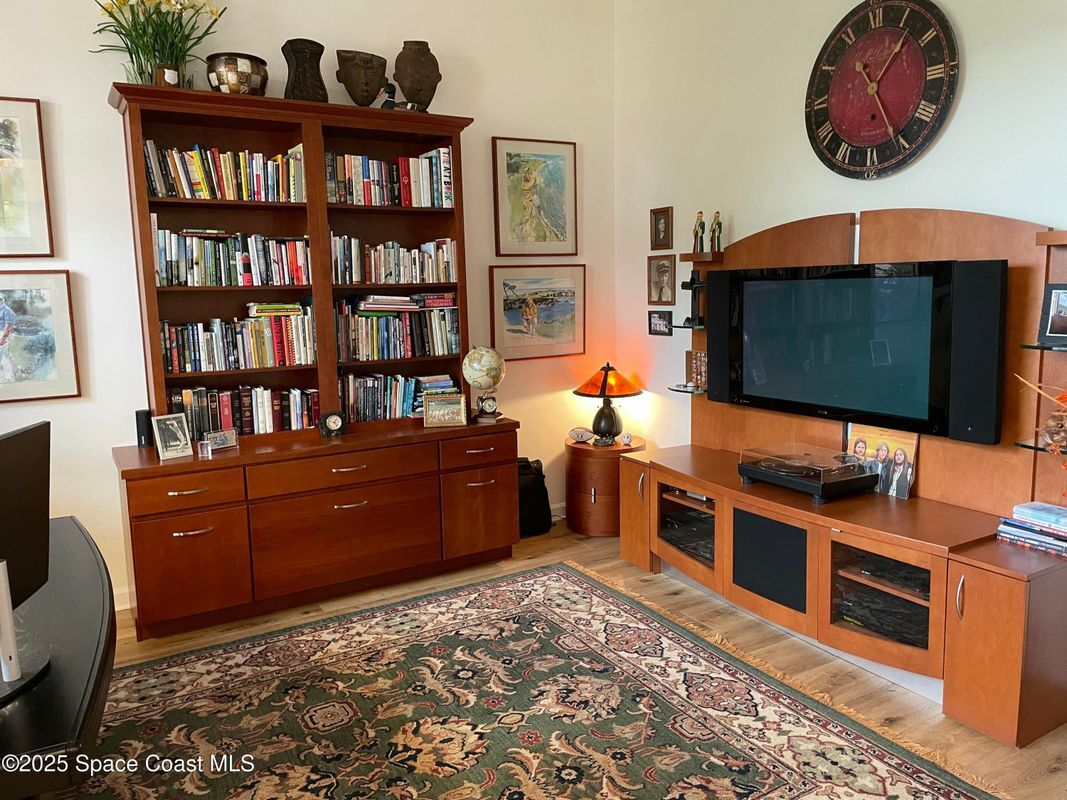 Building Photo - 12 Marina Isles Blvd