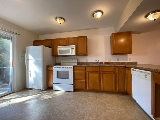 Building Photo - 2465 S Woolery Mill Dr